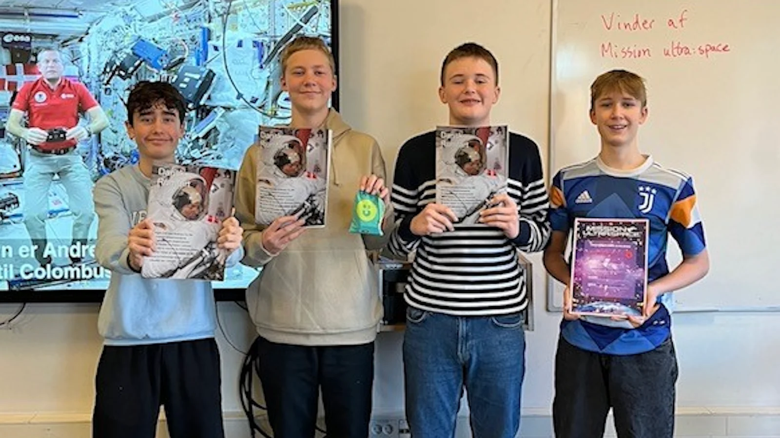 Andreas Mogensen har udført et eksperiment i rummet udarbejdet af skoleelever fra Fredericia