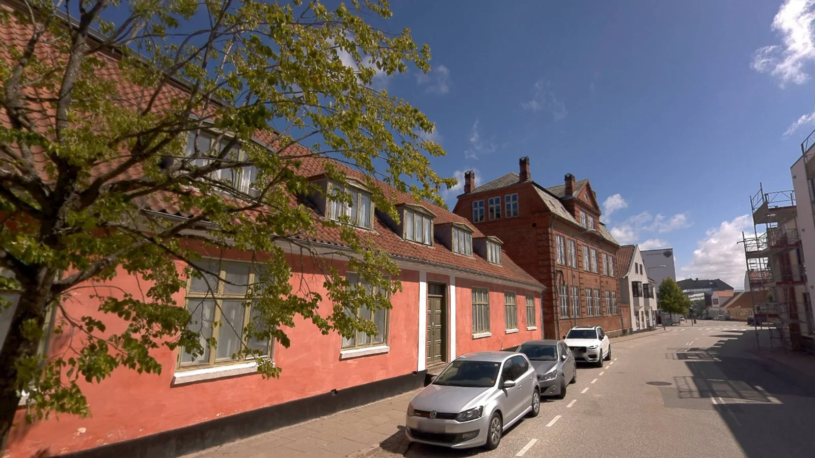 Historiske bygninger sat til salg