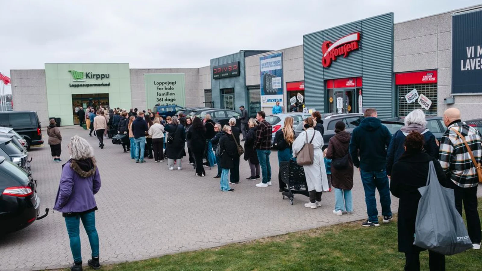 Kirppu Herning åbner ny butik med flyttefest og fuldt hus