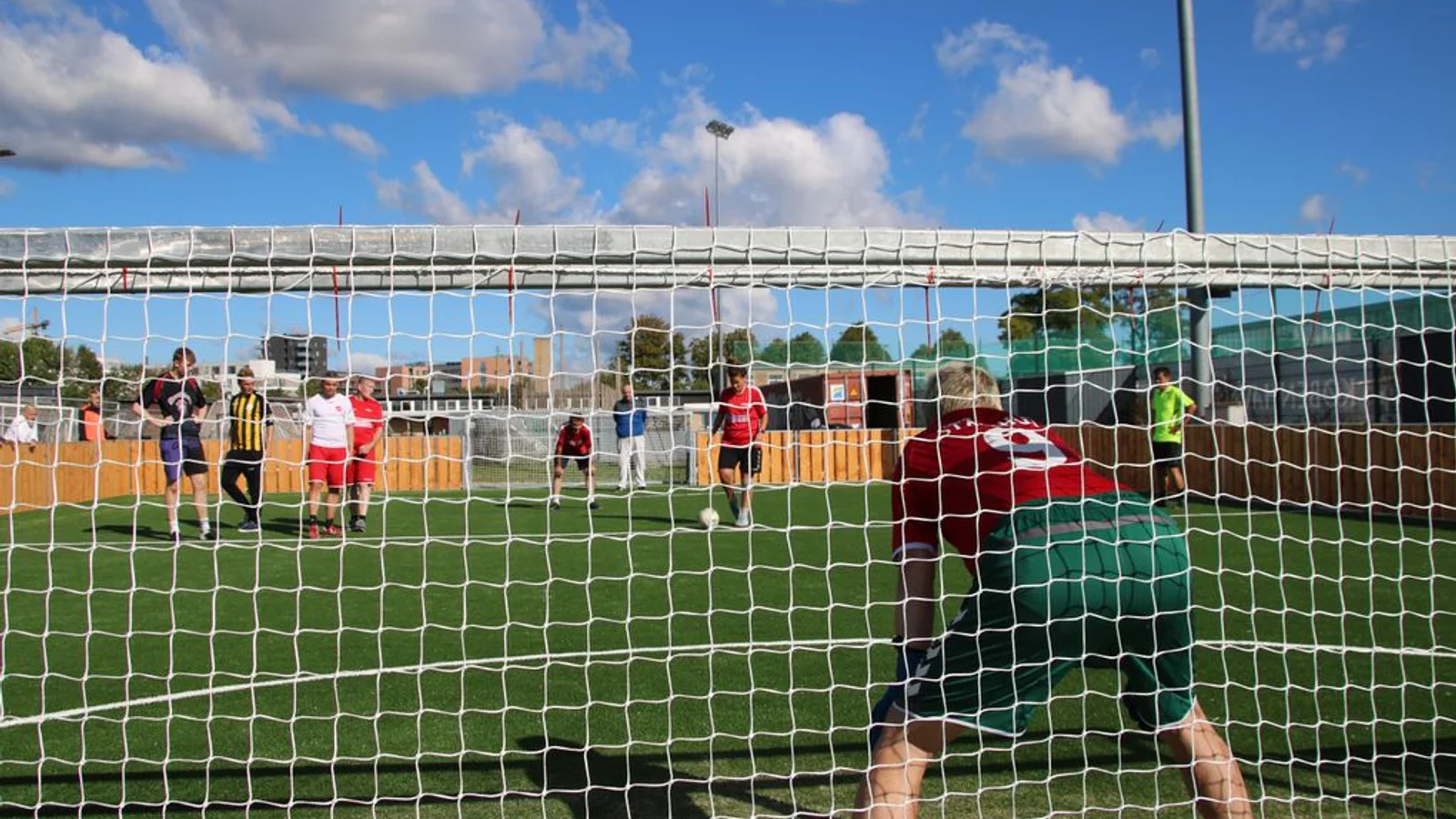 Udsatte borgere i Herning inviteres ind i fællesskabet i lokal fodboldklub