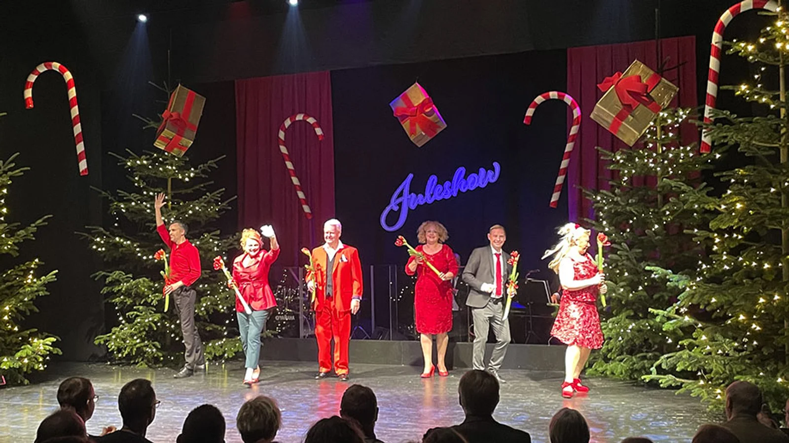 Billetter revet væk: Sønderborg Sommer Revys Juleshow kan snart melde udsolgt på ekstraforestilling!
