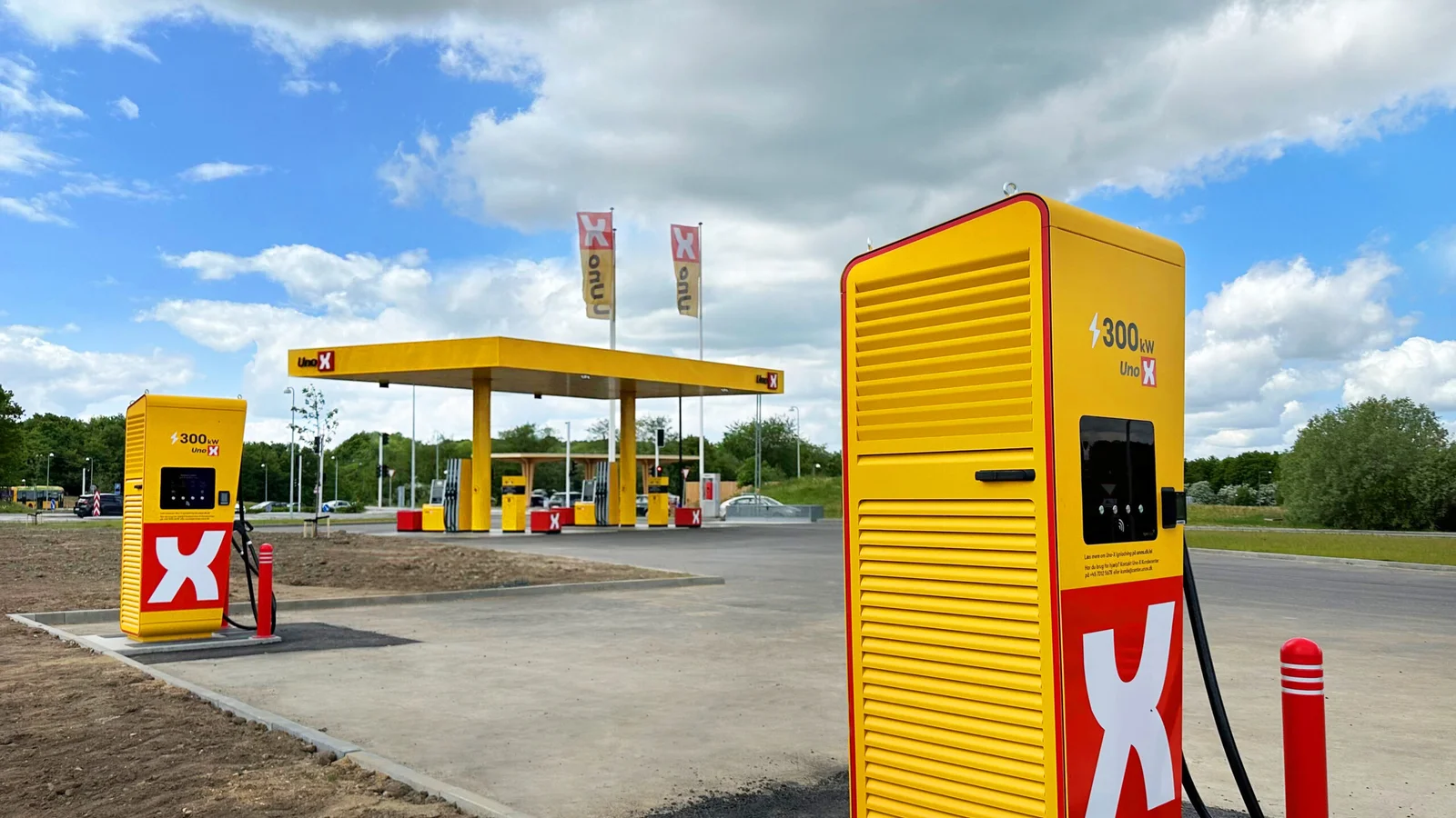 Det skal være nemt at være elbilist: Uno-X åbner lynladere ved populær energistation i Vejle