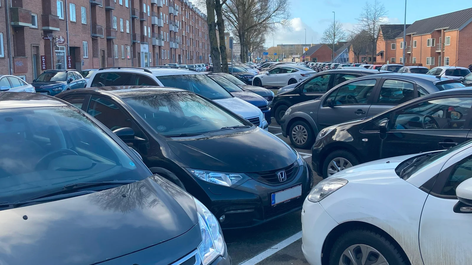 Nye tiltag skal lette parkeringsudfordringer i Ø-gadekvarteret og Vejgård