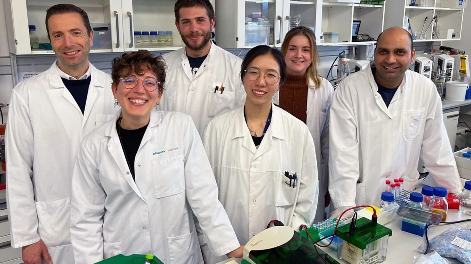 Forskere fra Aalborg Universitet gør det muligt at forvandle beskidt plastikaffald til rent bioplast