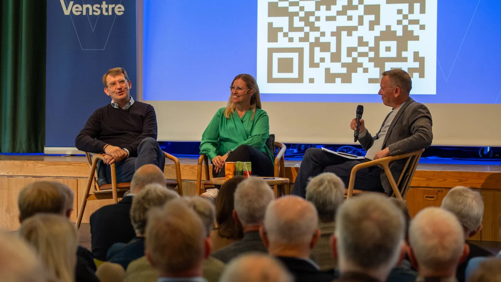 Fuldt hus i Nørresundby: Venstreformand og -næstformand trak publikum til debat og dialog