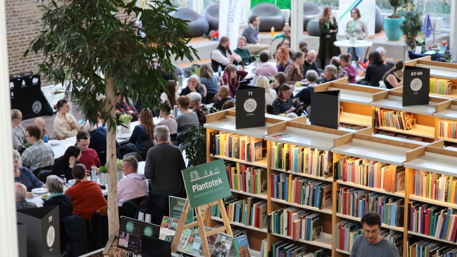 Fra defekt kaldeknap til kulturændring: Aalborg Bibliotekerne rejser mod mere tilgængelighed