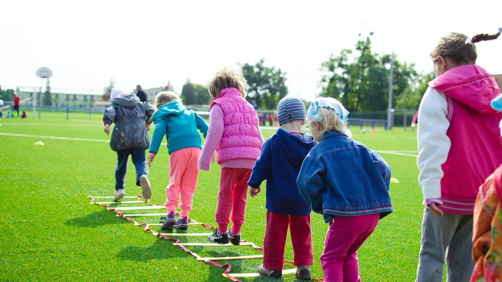 Røde kinder og grønne knæ til Sprogfitness i Kildeparken den 4. maj