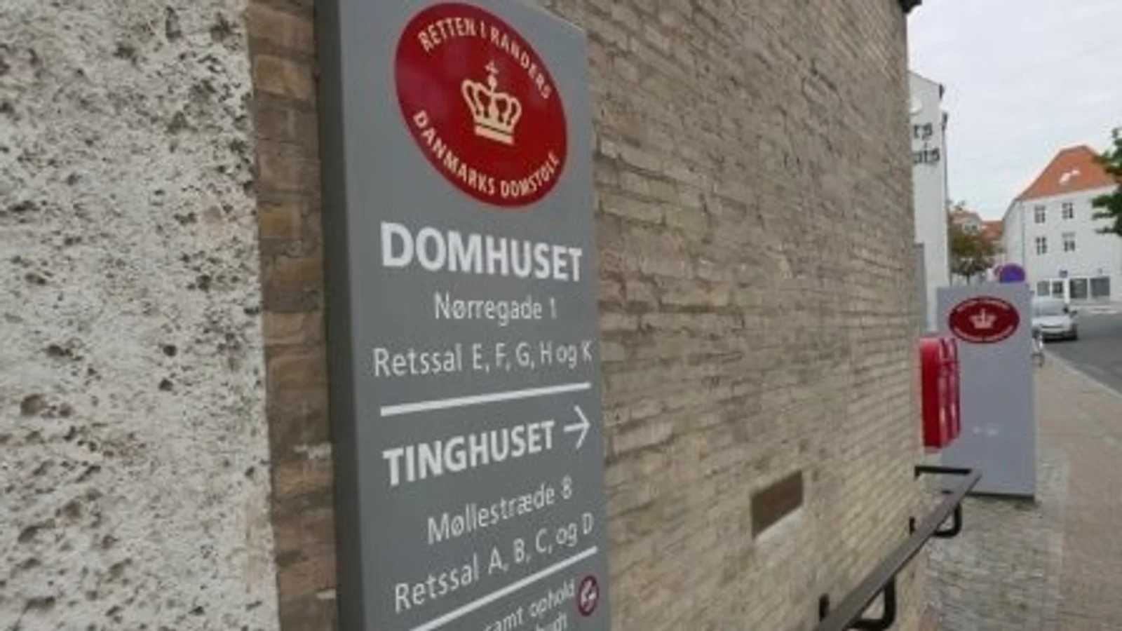 Idømt udvisning og flere års fængsel for besiddelse af skydevåben i Randers