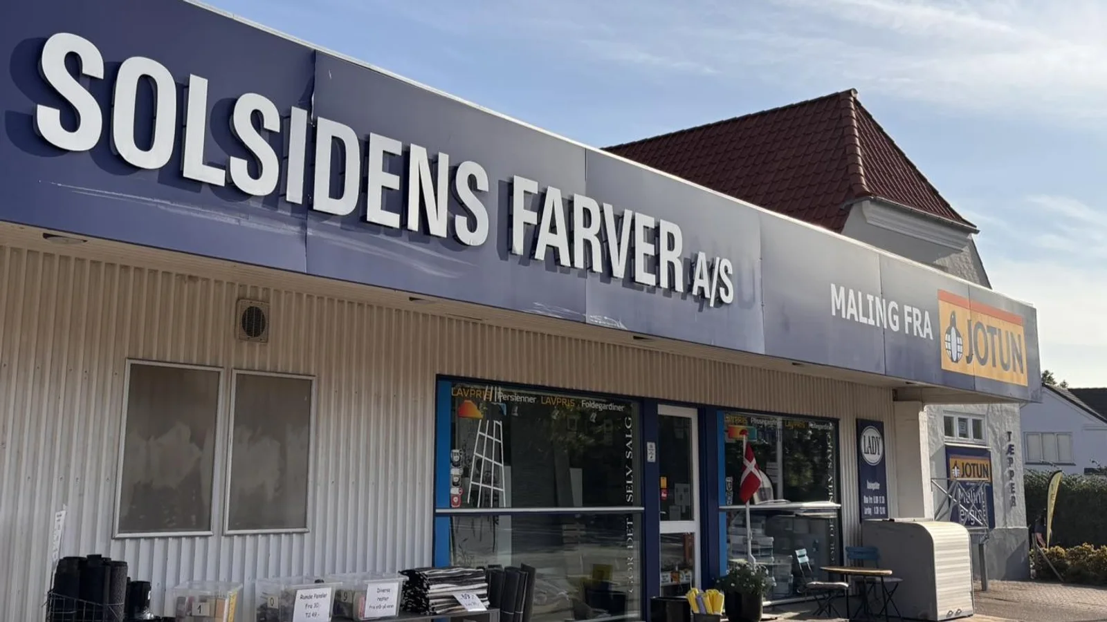 Ny ejer fejres med gode tilbud i Solsidens Maler- og Farvehandel