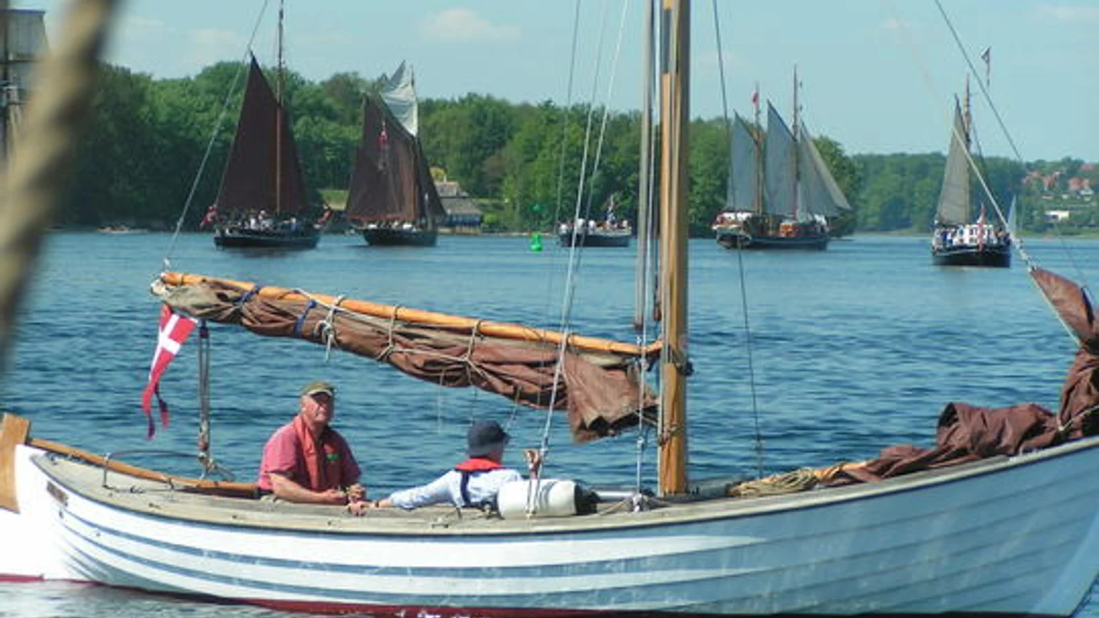 Flotte træskibe holder stævne i Skudehavnen