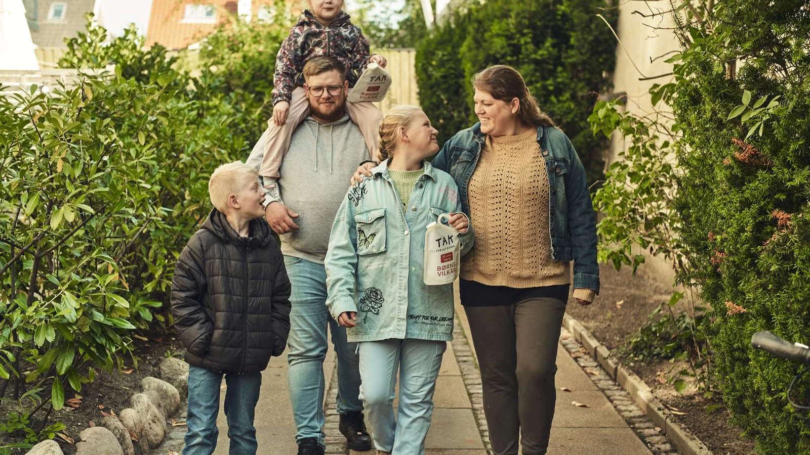 Familier i Aarhus samler ind til udsatte børn og unge