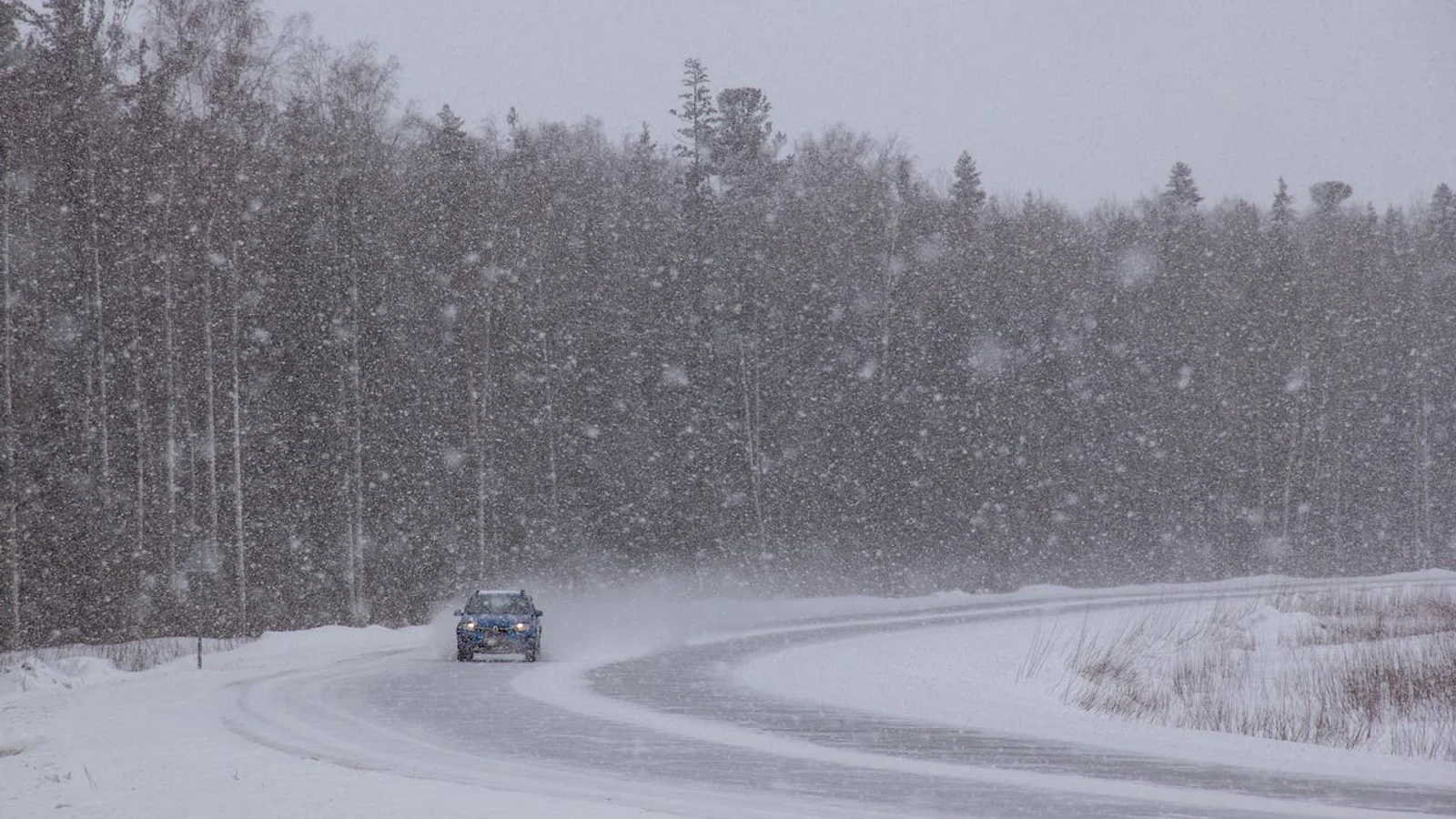 Undgå fortsat unødig udkørsel og pas på, hvis du skal ud