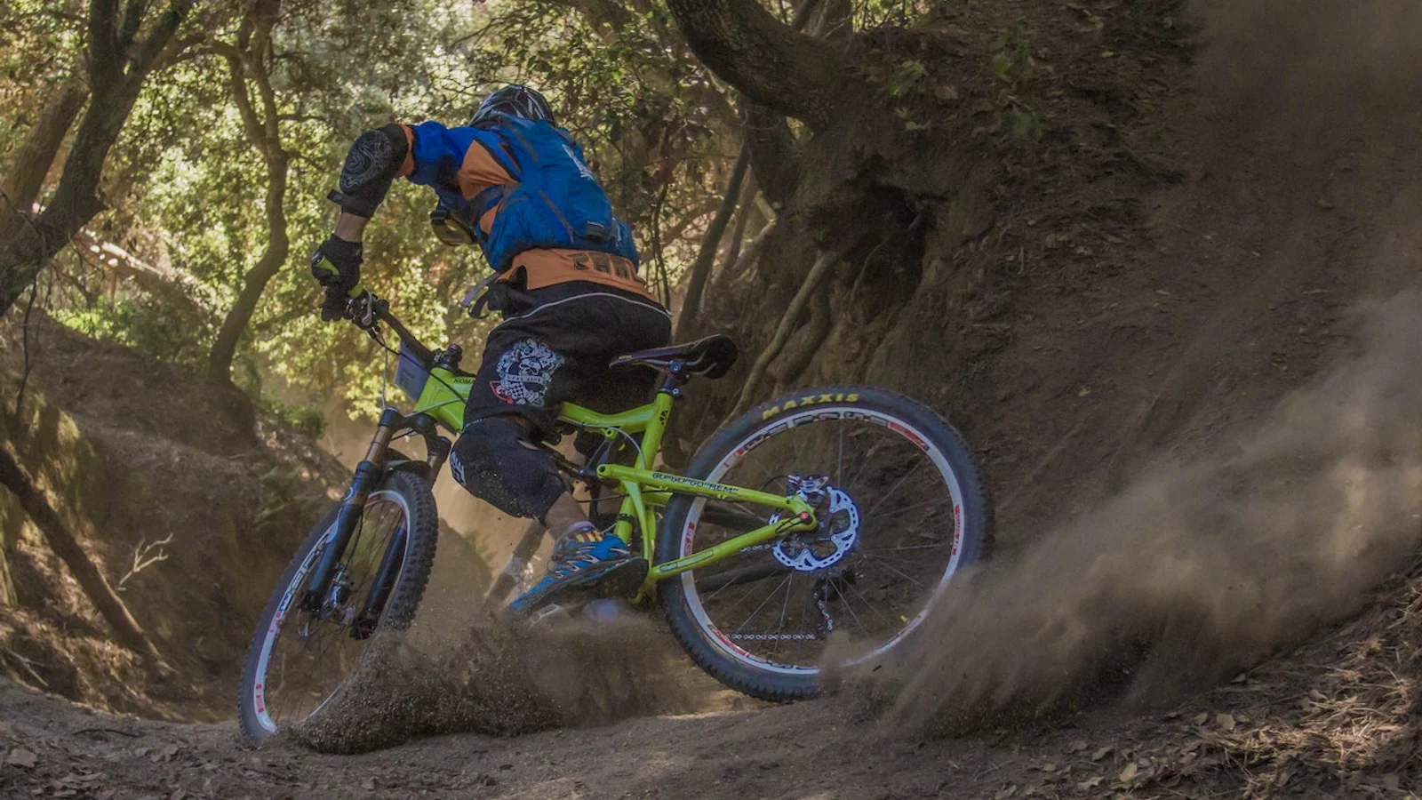 Dele af mountainbikesporet i Lundby Bakker lukker
