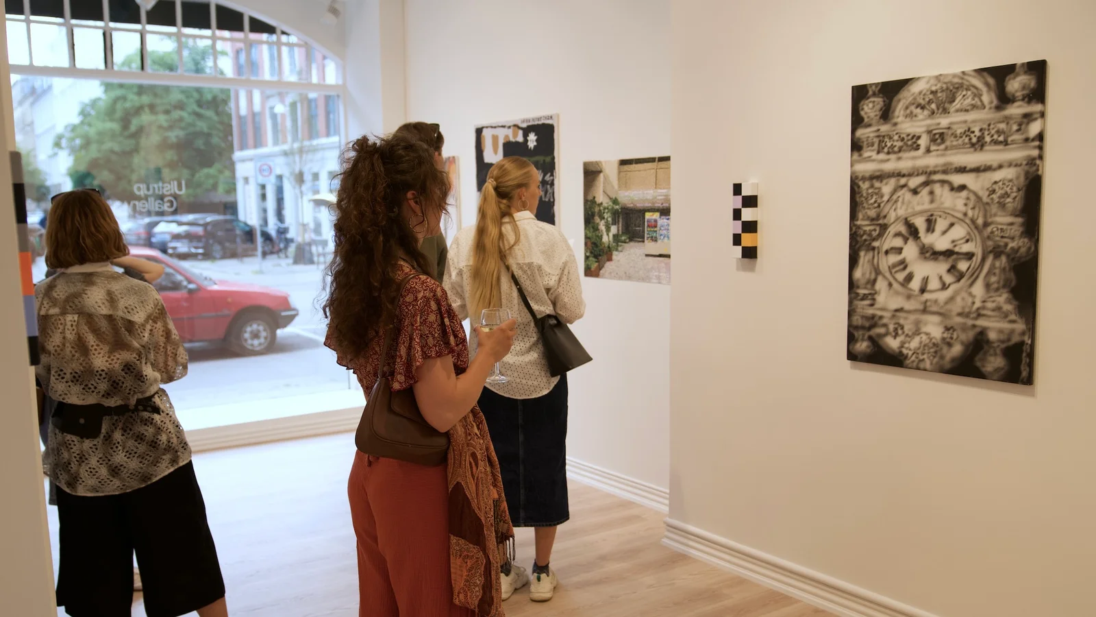 Pop-up galleri bringer nyskabende kunst til hjertet af Aarhus