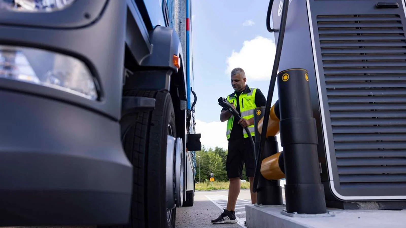 Nye ladeparker til ellastbiler nær Køge skal opføres af det private marked