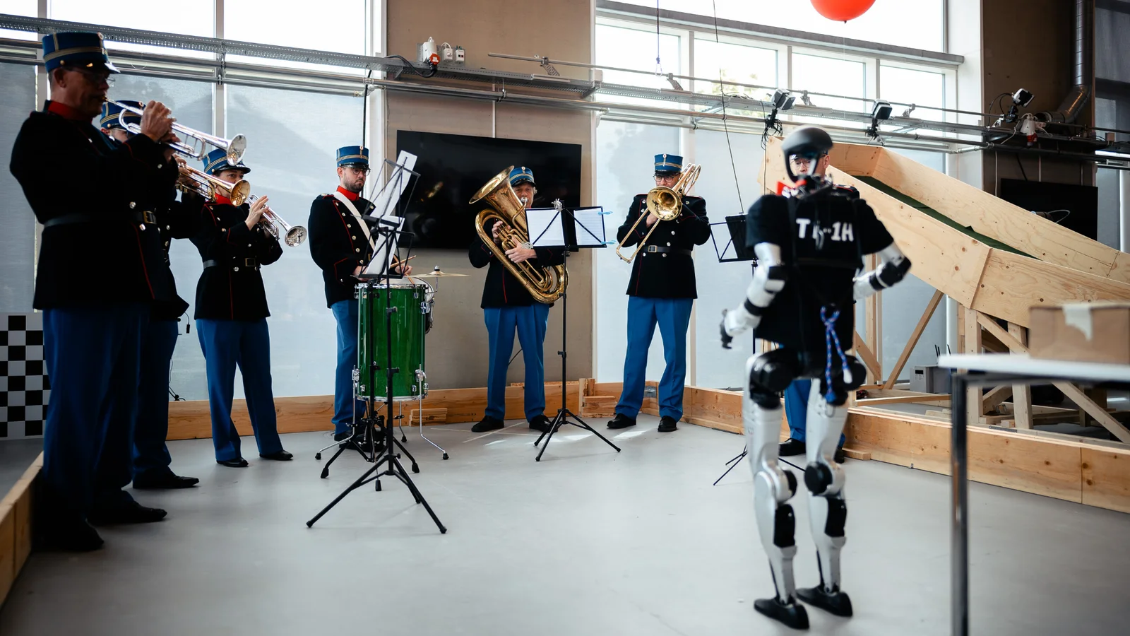 Teknologisk Institut åbnede Danmarks første laboratorium for humanoide robotter i Odense