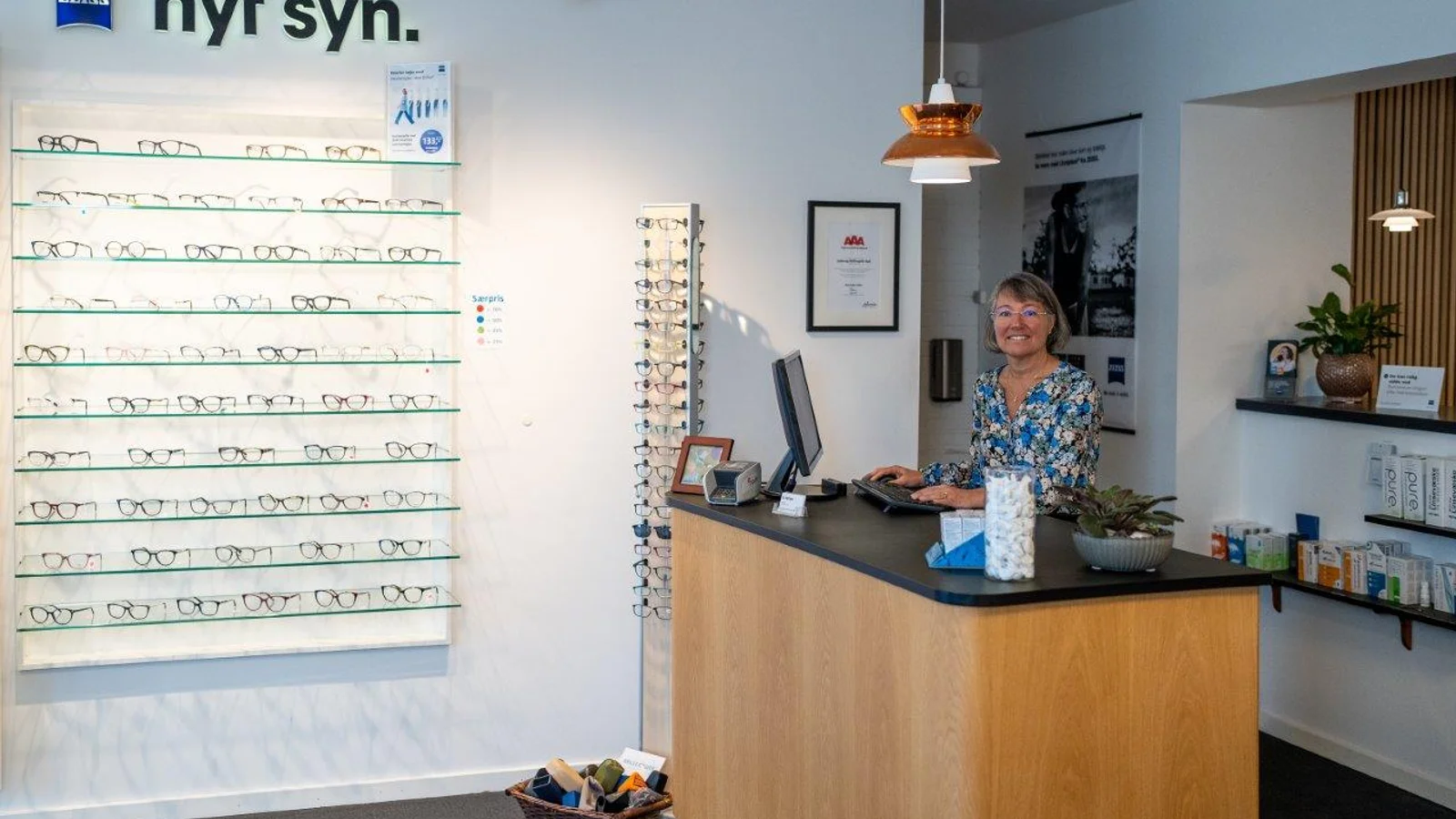 Optikerbutik har i 55 år hjulpet lokale med specialløsninger til synet