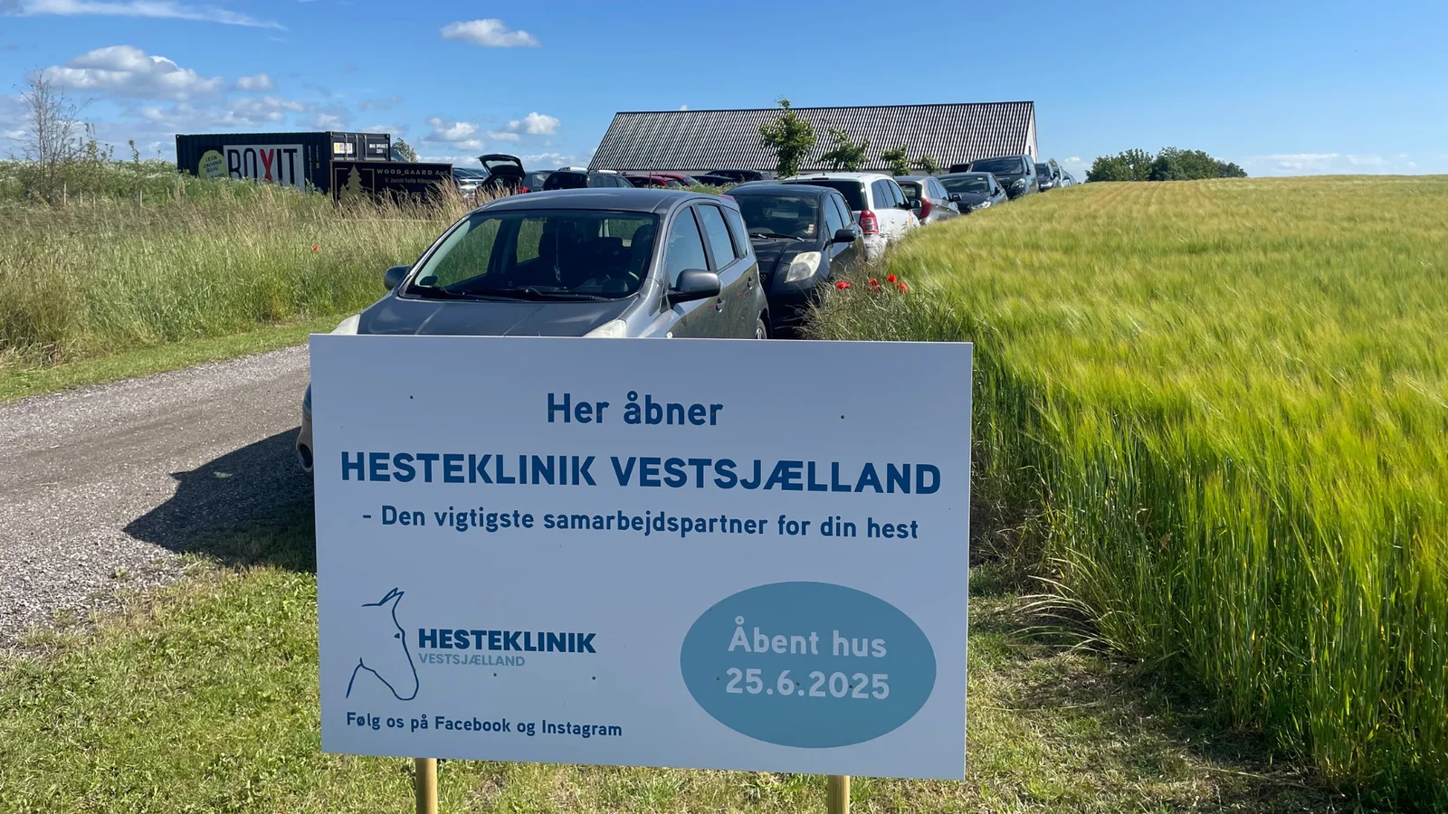 Stort fremmøde og god stemning til åbningen af Hesteklinik Vestsjællands nye lokaler