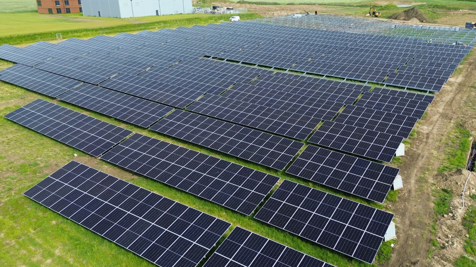 NRGreen bygger 11 MW solcellepark med 5 MW batteri i Sorø