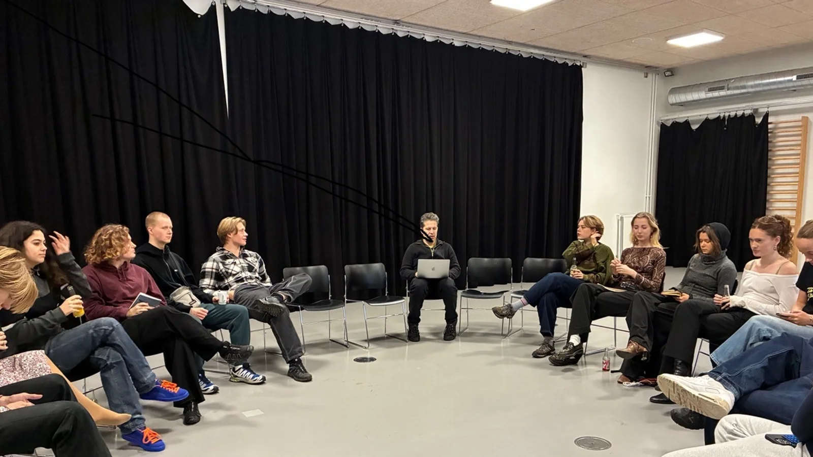 Teater V lader de unge sætte kursen