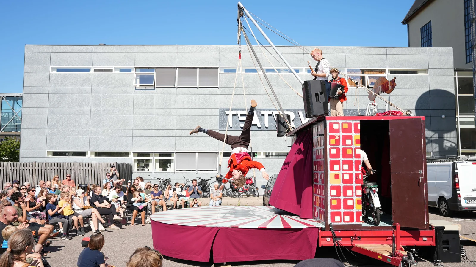 Folkefest i solskin – nu skal det være endnu større