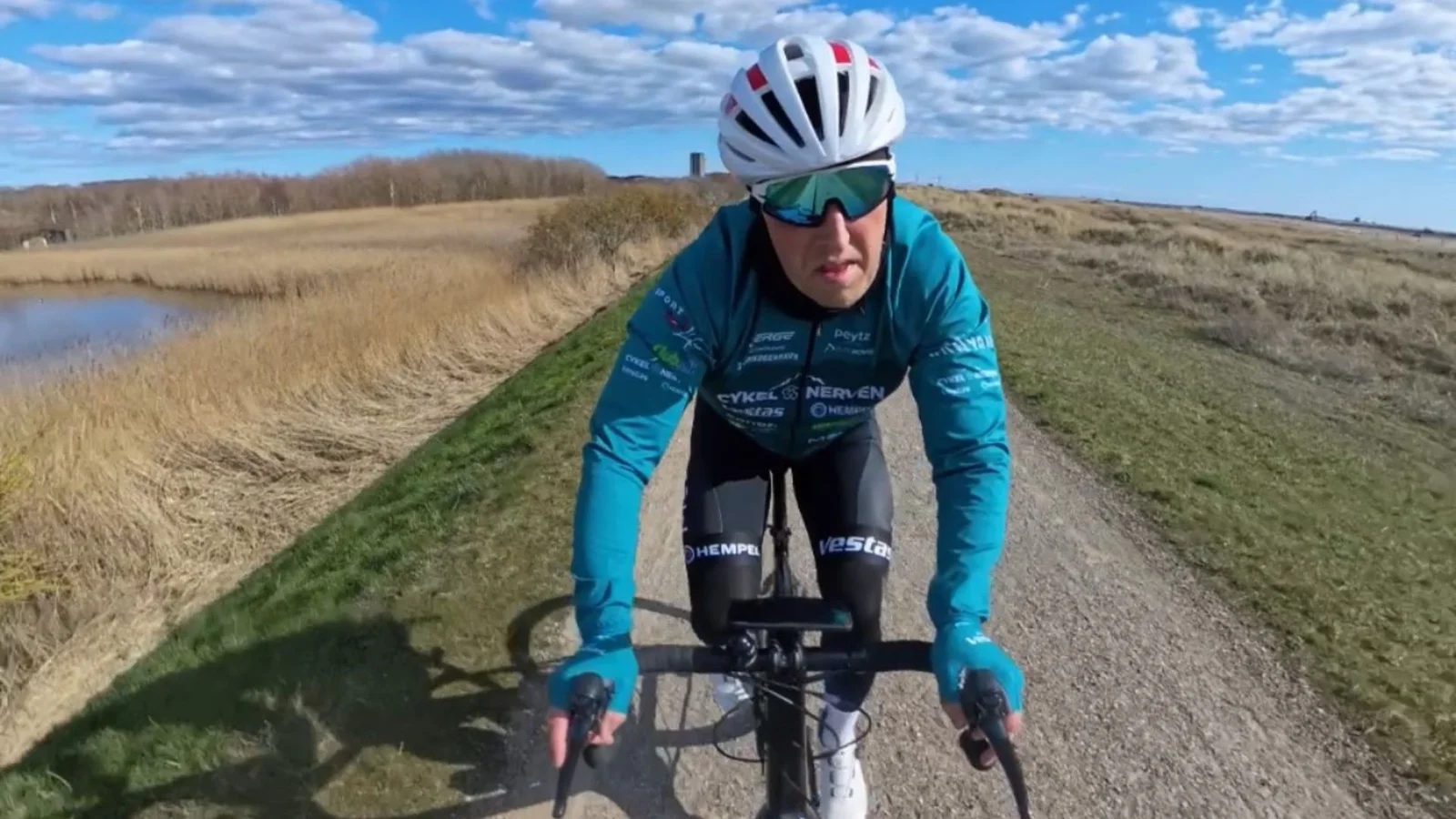 Ronnie Lennett fra Valby cykler Tour-bjerge og samler penge ind til sin hustrus sygdom