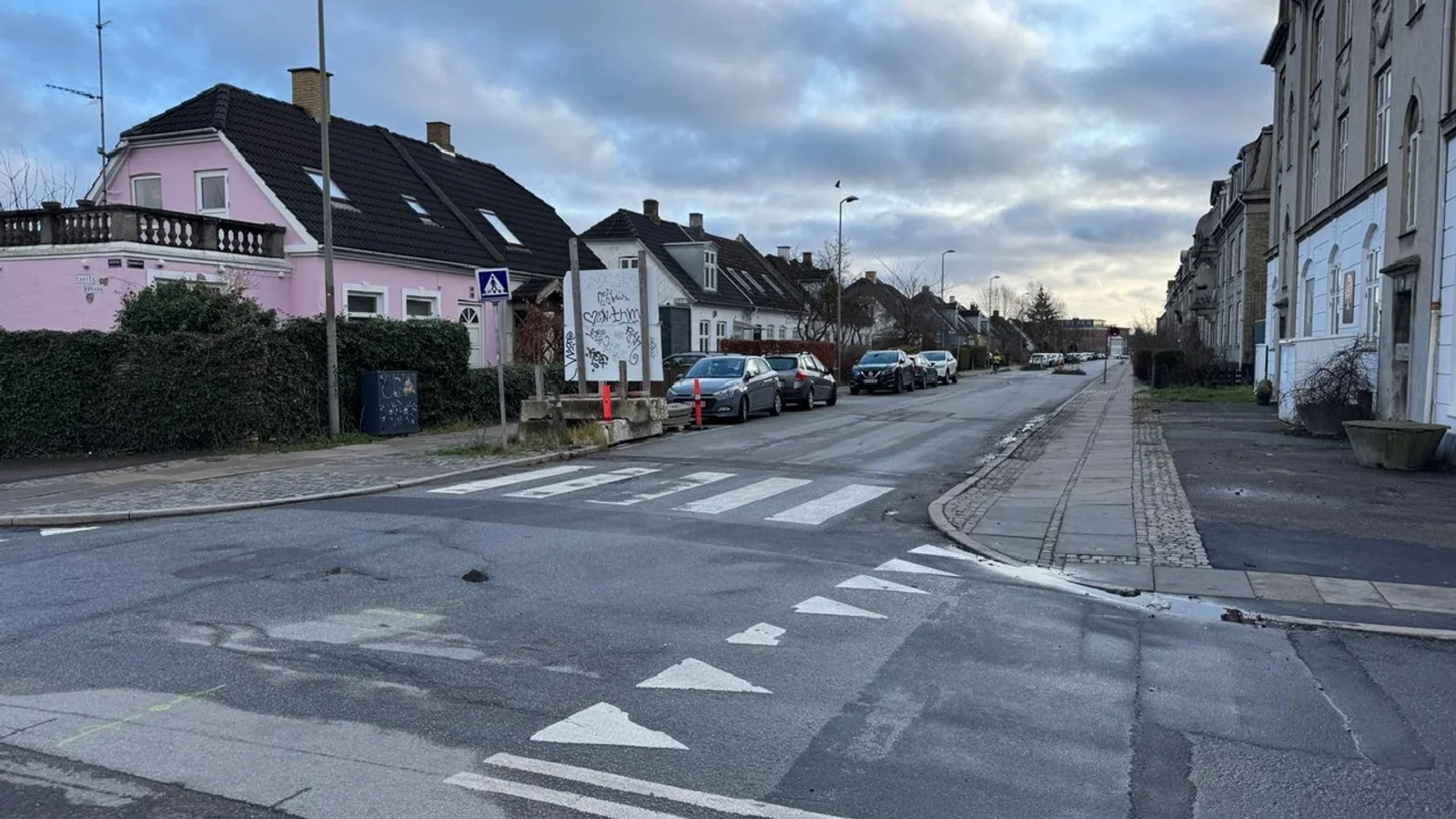 Beboere i Trekronergade efterlyser vejbump og gratis p-pladser, når vejen graves op