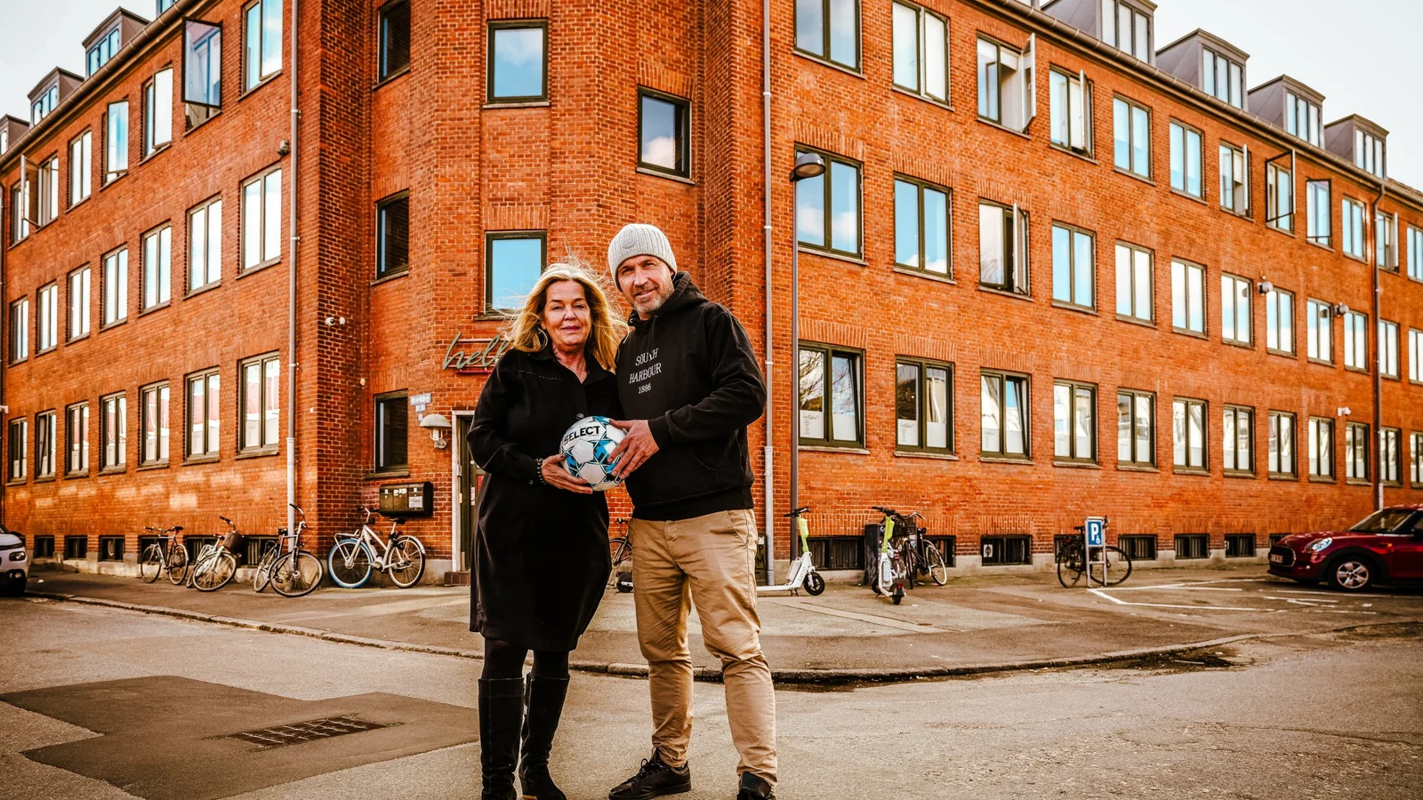 Velgørenhed i Valby: BK Frem giver sine fans mulighed for at blive skiftet ind i opvisningskamp