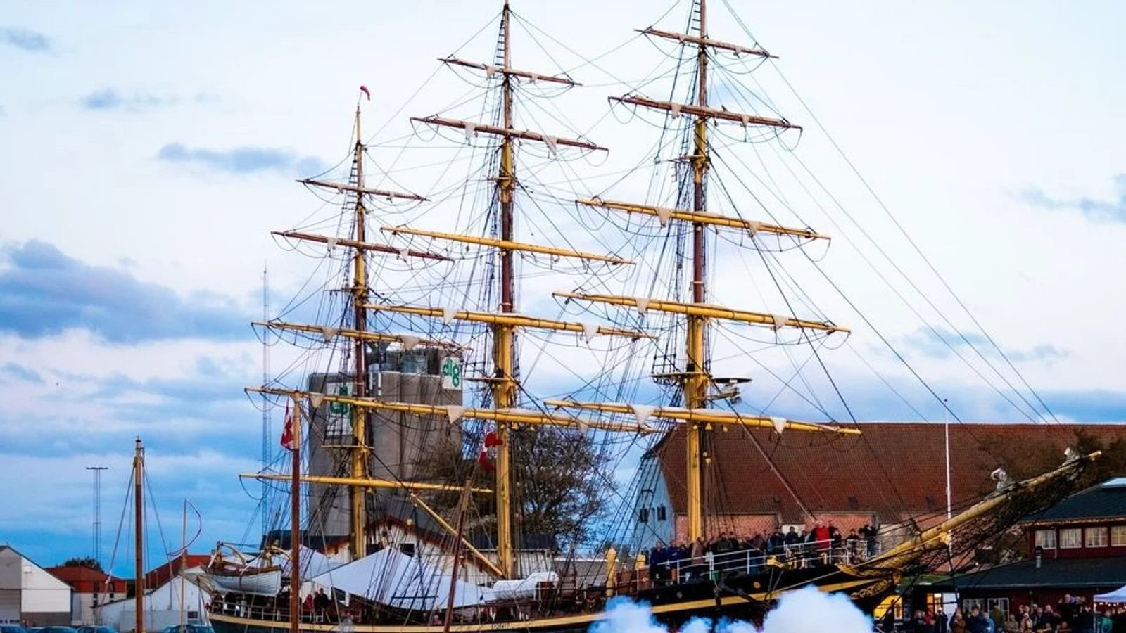 Historiske træskibe indtager Næstved Havn i pinsen 2025