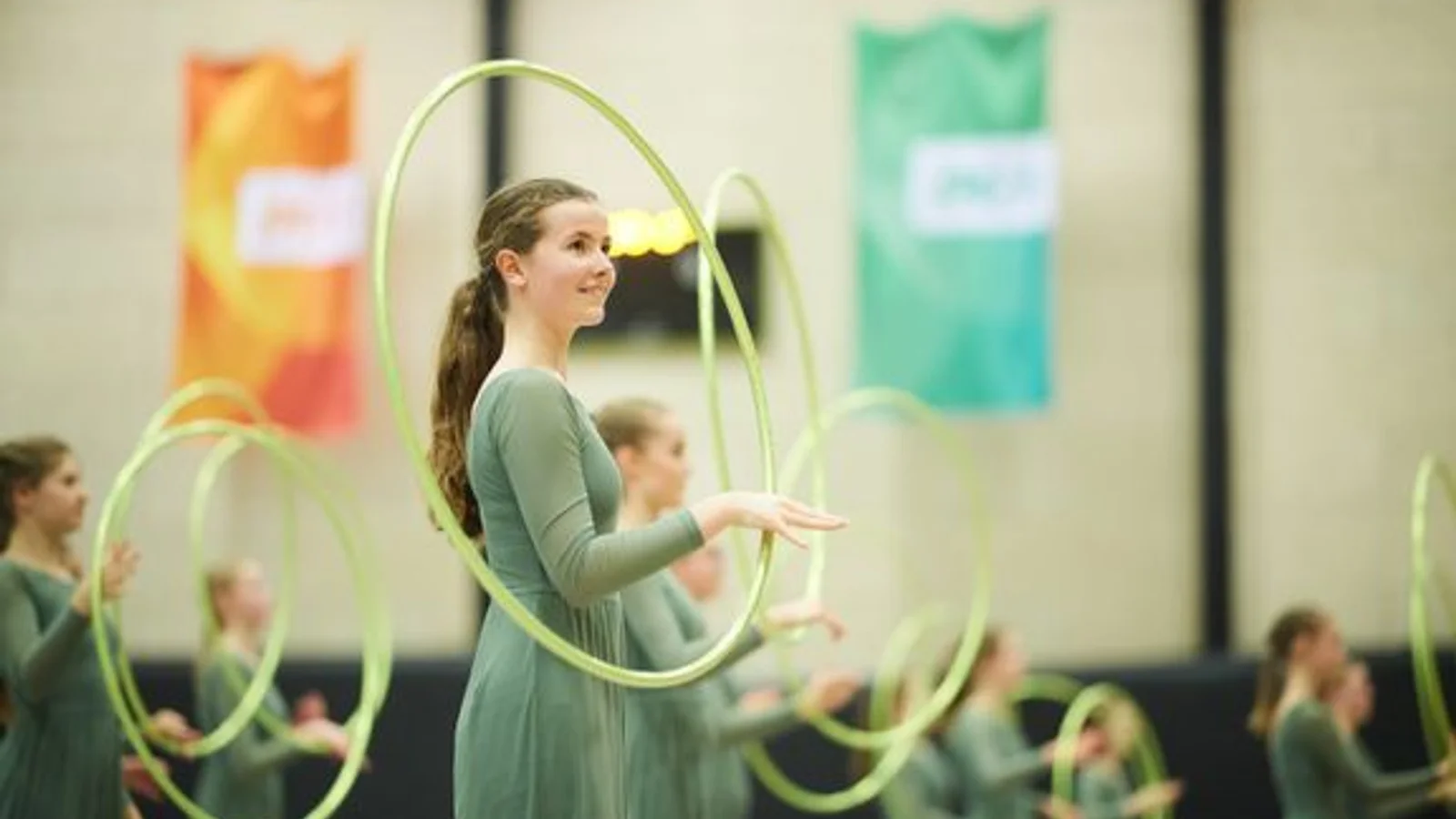 Næsten 6.000 gymnaster på gulvet til DGI’s forårsopvisninger i Roskilde Kongres- og Idrætscenter