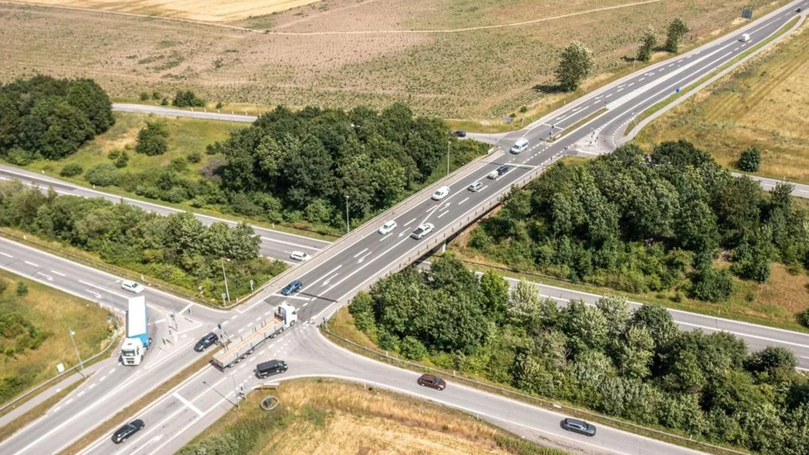 Bro på Roskildevej får plads til flere cyklister og bilister