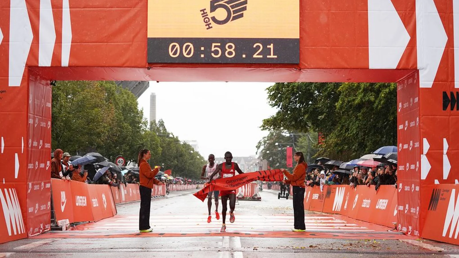 Dramatisk styrt og ny løbsrekord ved Copenhagen Half Marathon
