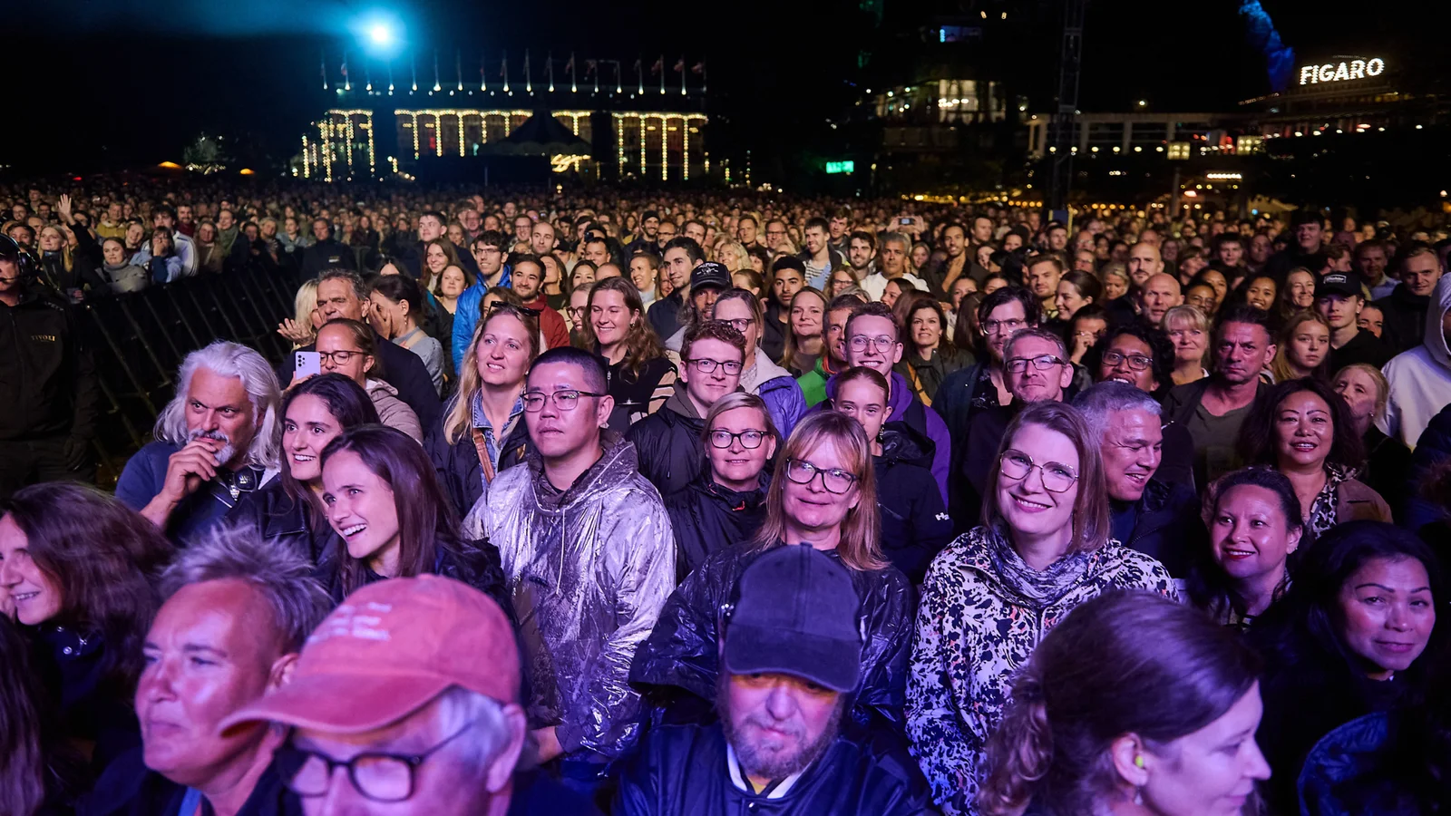 Tivoli lukker sommersæsonen med musik, dans og stor dansk stjerne