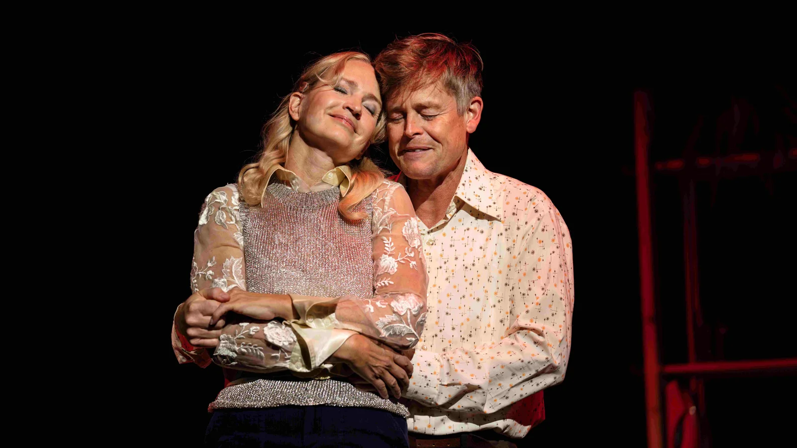 Caspar Phillipson sender længselsfulde breve til Annette Heick i romantisk jukebox-musical
