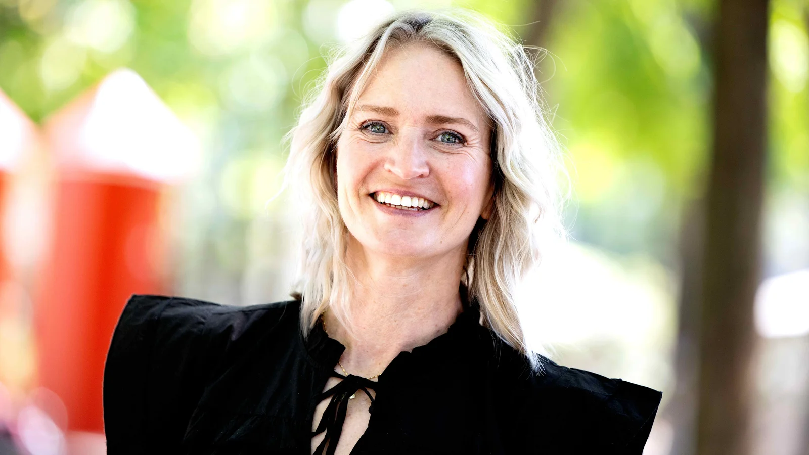 Annette Heick introducerer årets Syng med i Tivoli-stjerner til pressemøde i Tivoli