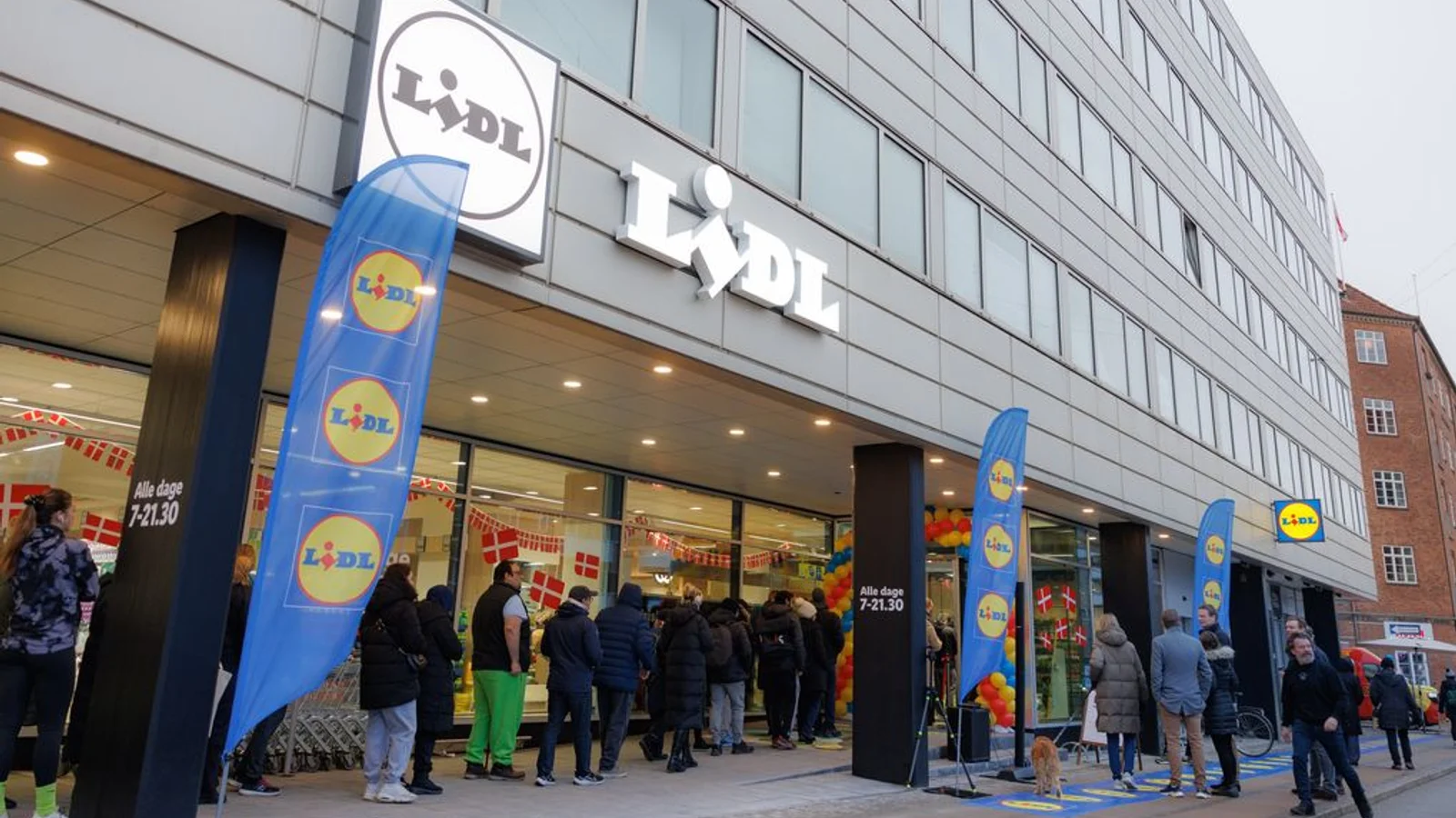 Lidl hæver grundløn til butikschefer og bygger flere butikker i Storkøbenhavn