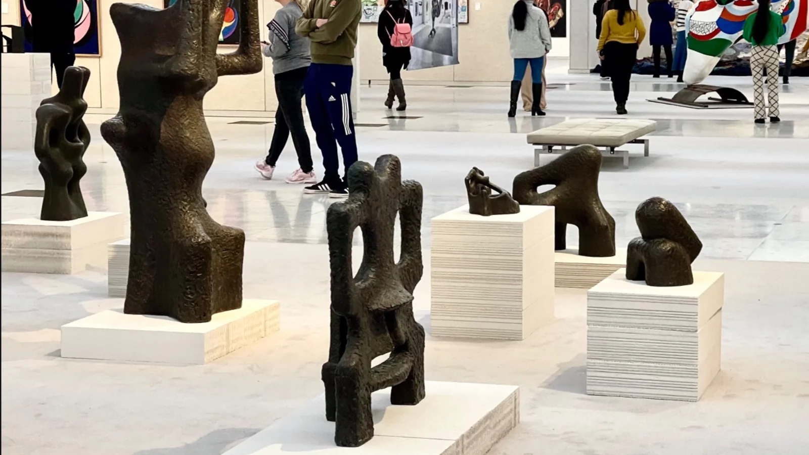 Kunst i Kartoffelrækkerne: Kunstmuseum udstiller kunstværker midt på gaden