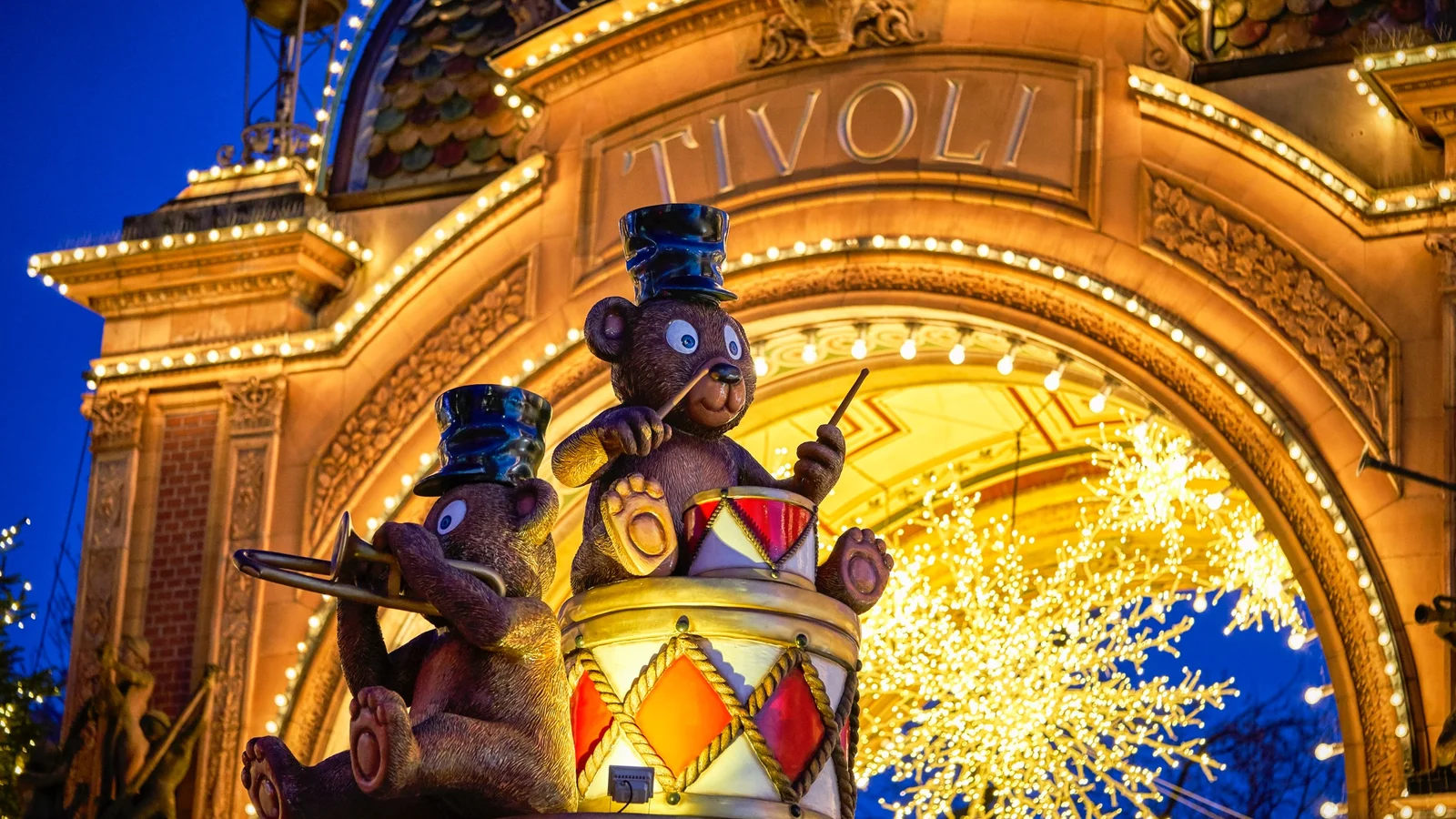 Vind billetter til Jul i Tivoli: I år åbner ny skøjtebane, og de lover snegaranti og nordlys