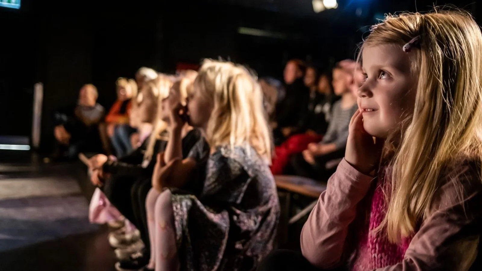 Teatermagi i rekordstore rammer: Oplev eventyrlige forestillinger hele efterårsferien