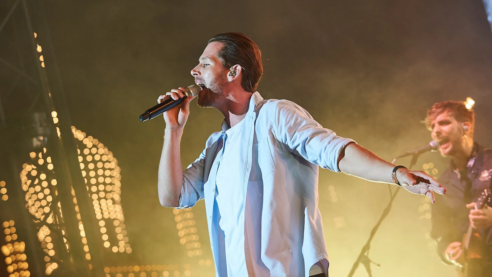 Fredagsrock med Rasmus Seebach: Kendte værter bliver festgeneraler i Tivoli
