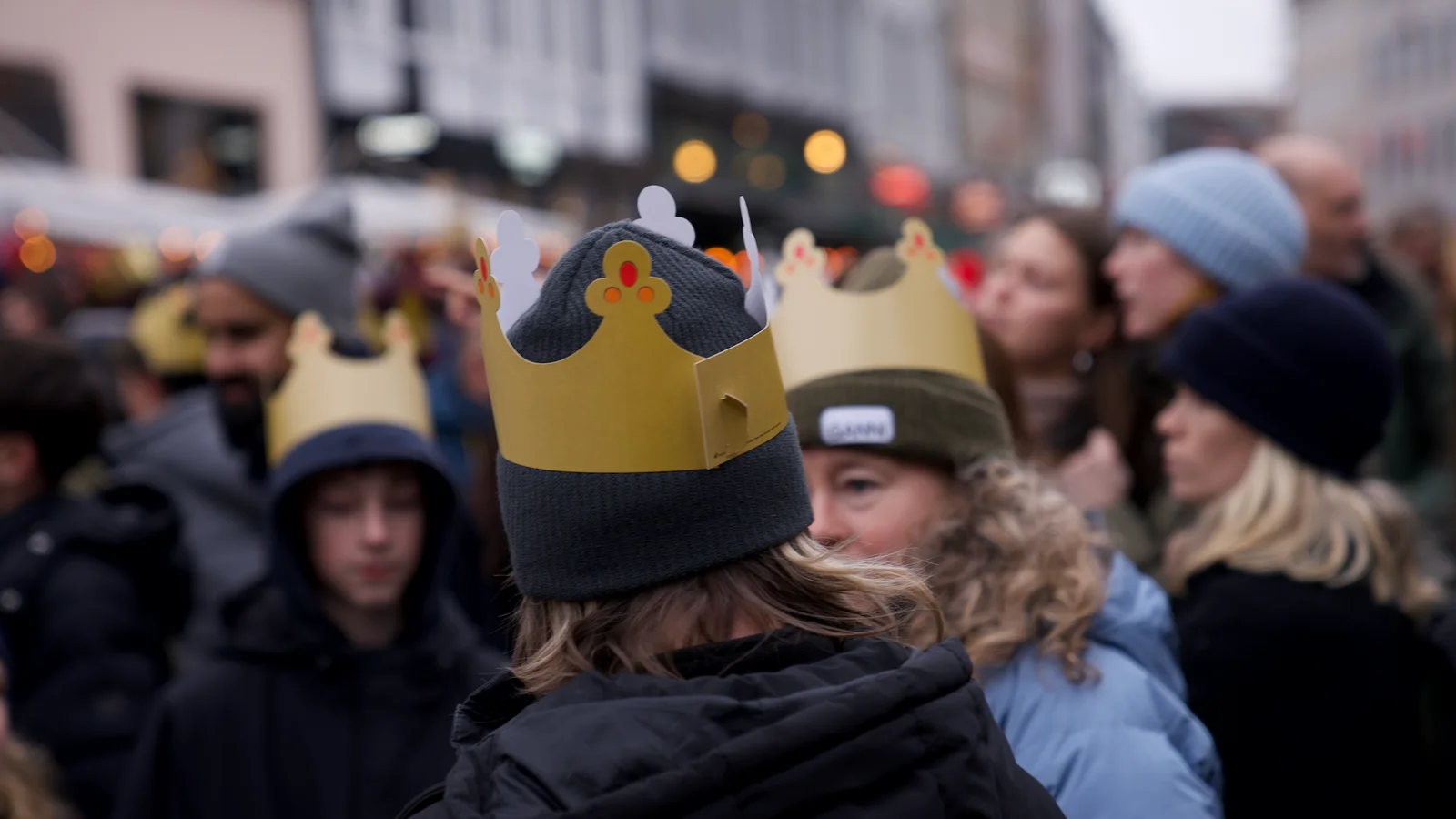 Burger King delte 10.000 kongekroner ud til danskere ved Christiansborg