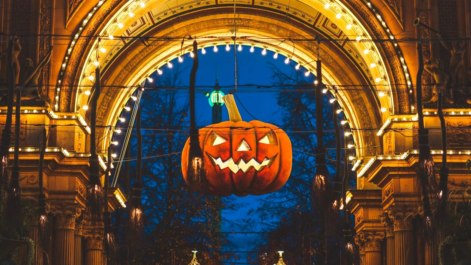 Nu er det tid til efterårs(u)hygge: Vind billetter til Halloween i Tivoli