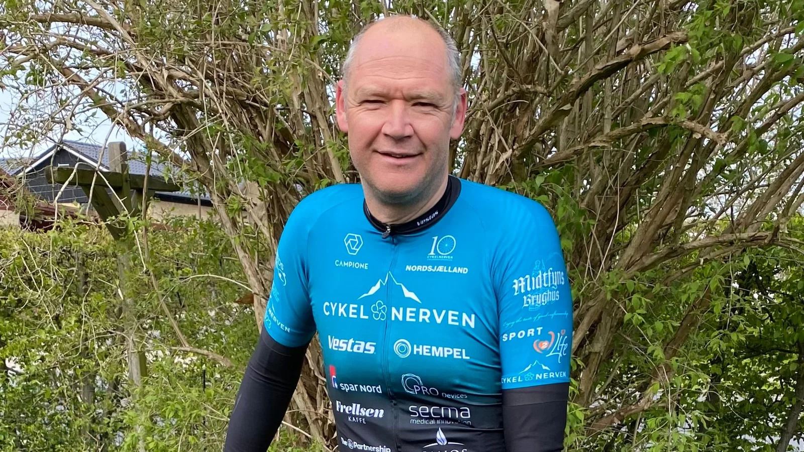 Johnny fra Hillerød cykler i Tour de France-bjerge og gør en forskel