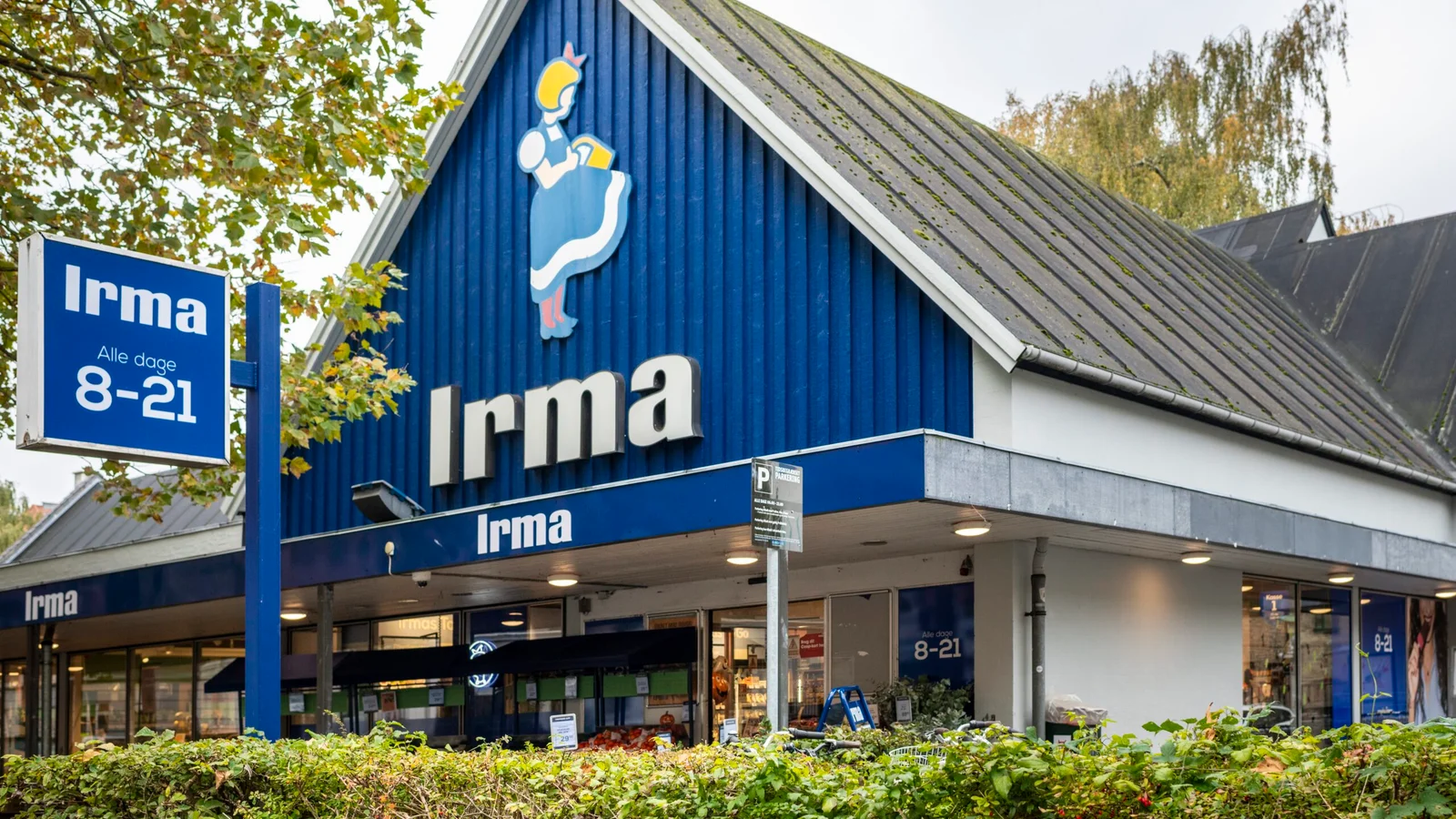 Irma-kunderne i Charlottenlund samler 50.000 kroner ind til Mødrehjælpen