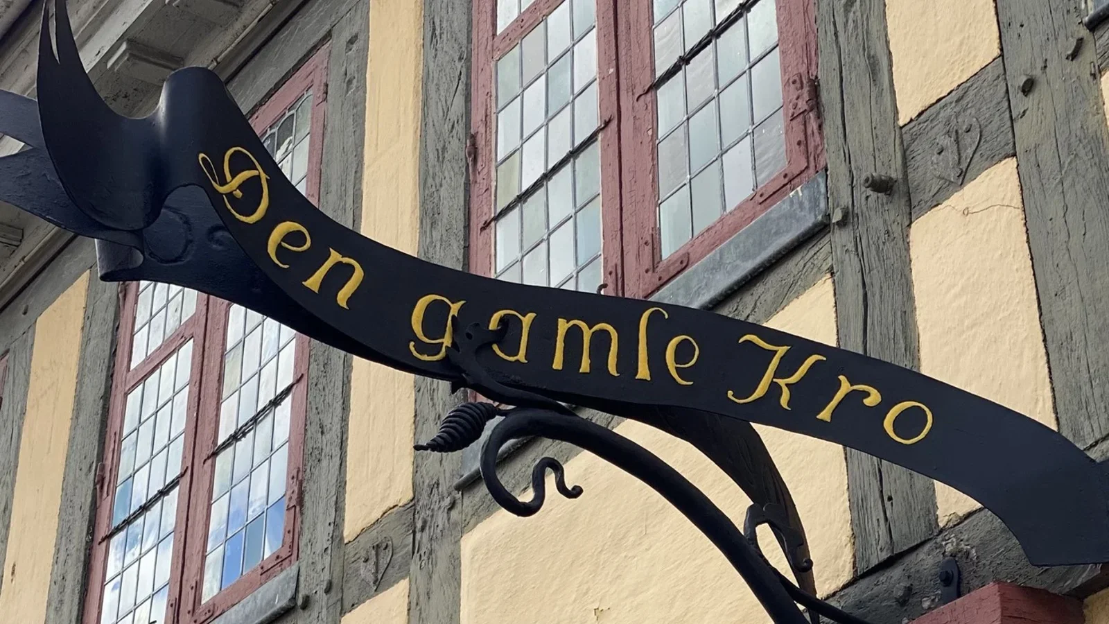 Den Gamle Kro i Odense søger reservetjenere