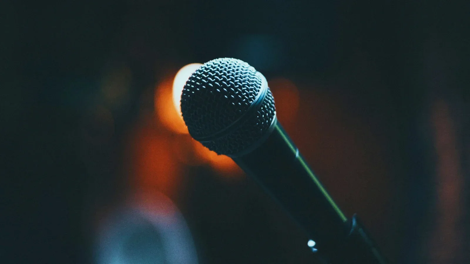 Kim Dalum & Spaceboys hylder David Bowie på Hard Rock Cafe