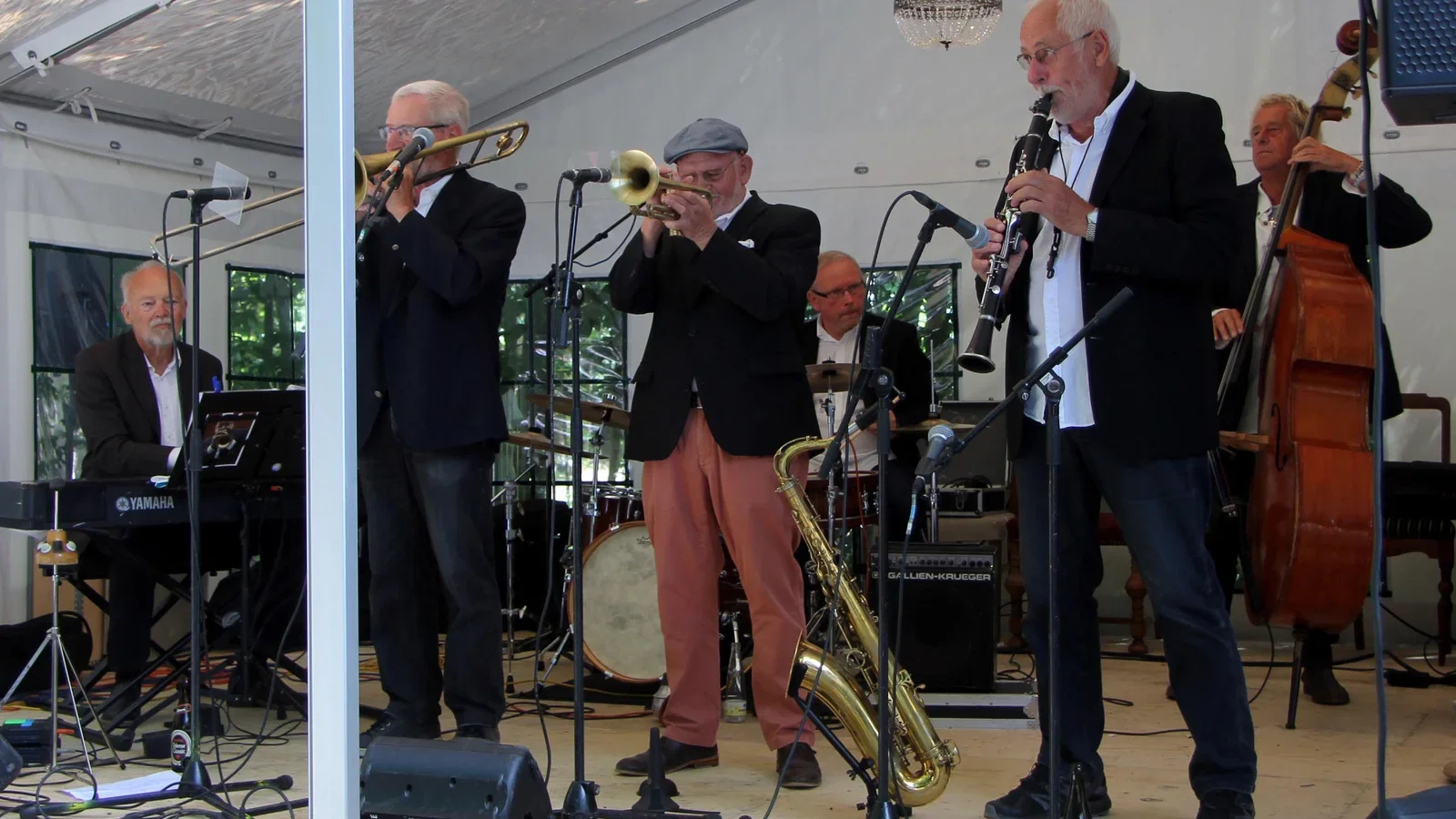 Riverside City Jazz Band giver koncert på Restaurant Marsvinet