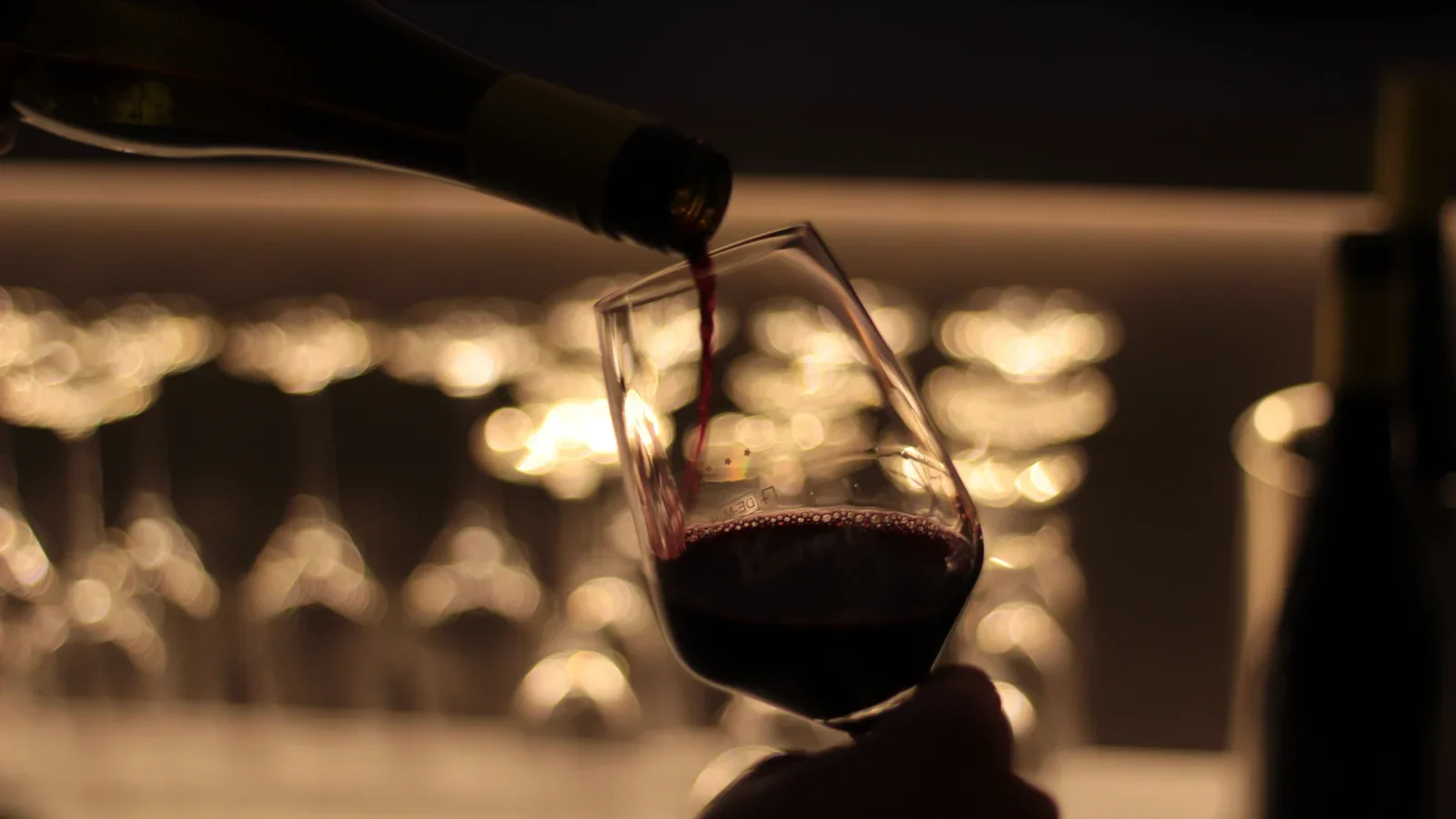 Den Store Vinsmagning med Vinspecialisten