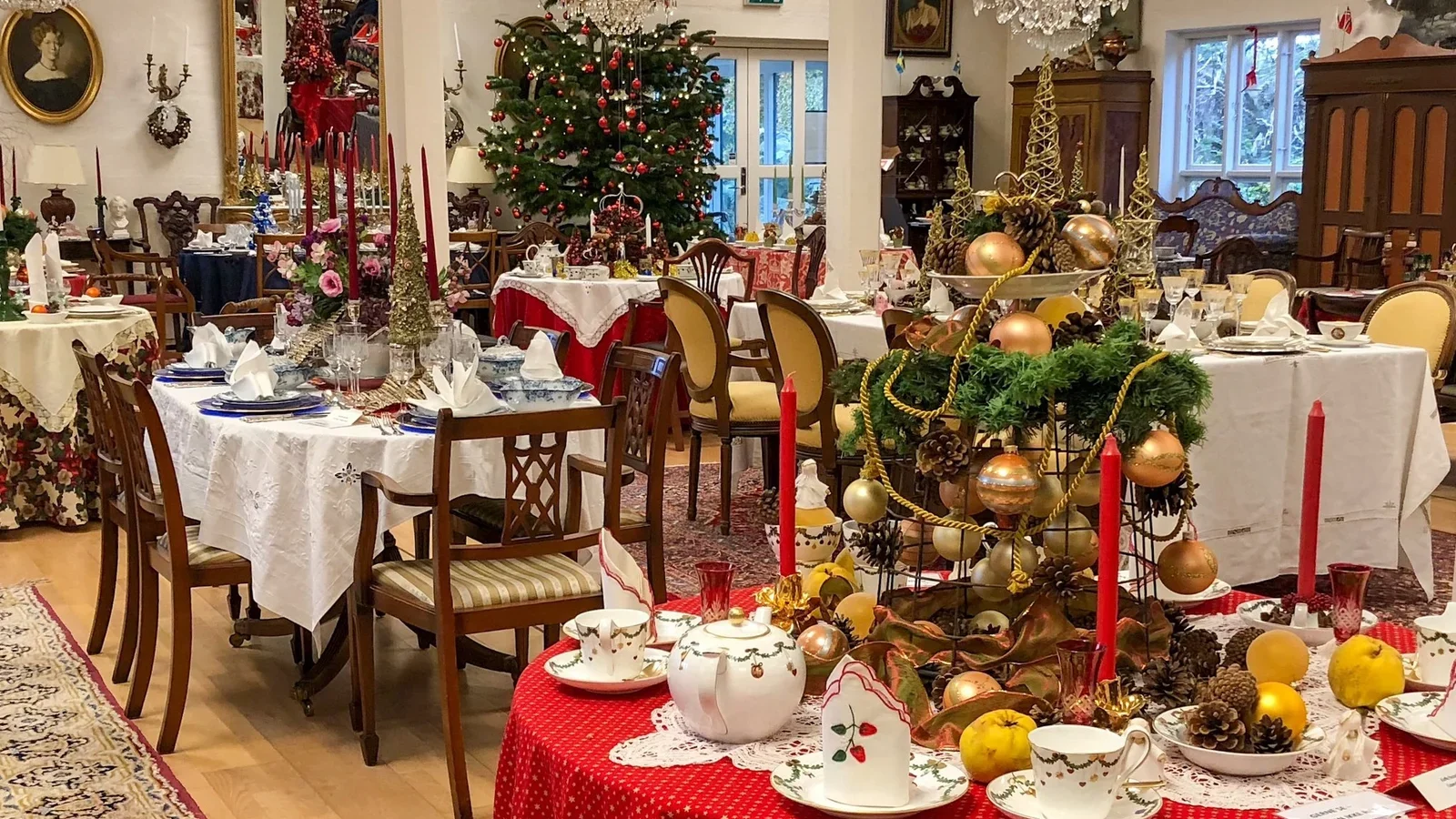 Åbning af Humlemagasinets juleudstilling