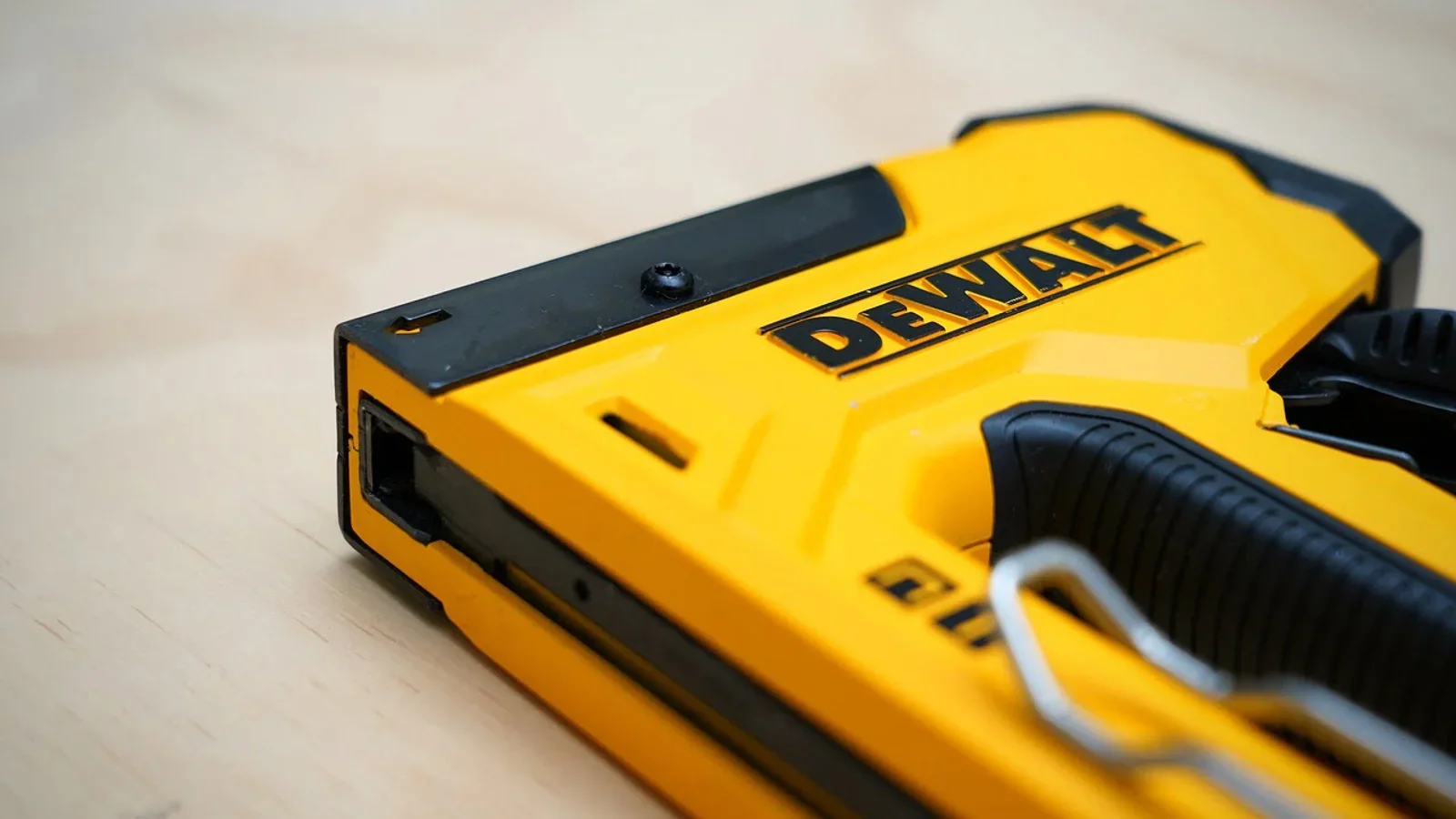 Salgsdag hos STARK - DeWalt kommer forbi